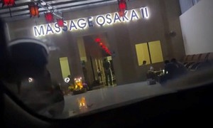 Đột kích 3 cơ sở massage, phát hiện 7 cặp mua bán dâm