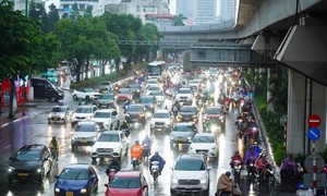 Ngày cuối cùng miền Bắc nắng nóng, từ chiều nay có mưa dông giải nhiệt