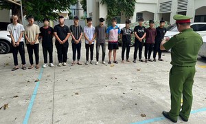 Bắt tạm giam 12 thanh thiếu niên mang kiếm, ba chỉa gây rối ở Đà Nẵng