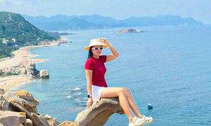 Ngắm 'vịnh xanh' bên triền núi ở Khánh Hòa