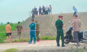 Tá hỏa phát hiện nữ hiệu trưởng mầm non tử vong dưới mương nước