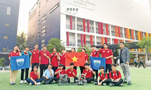 Phụ huynh, học sinh háo hức chờ đón năm học mới ở trường học chất lượng cao