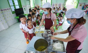 Bữa ăn học đường phải chú trọng đến phát triển chiều cao cho trẻ