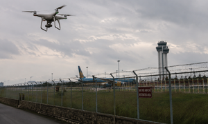 UAV xâm nhập sân bay xử lý thế nào, ai chịu trách nhiệm?