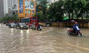 Mưa dông bao trùm hầu khắp các khu vực trên cả nước
