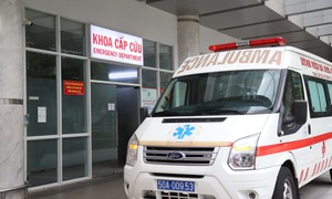 Cấp cứu đột quỵ: Kỳ vọng xe cứu thương đi đến đâu, đèn giao thông ưu tiên đến đó