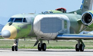Máy bay tác chiến điện tử EA-37B Mỹ áp sát Nga