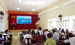 Trang bị kiến thức biển đảo cho nhiều cán bộ tổ dân phố