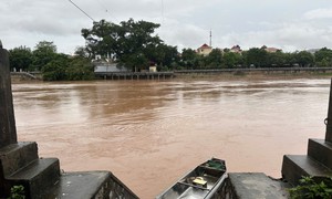 Hình ảnh nước lũ lên rất nhanh trên các sông ở Lạng Sơn và Thanh Hóa