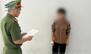 'Nữ quái' vào bệnh viện làm loạn, chửi bới rồi hành hung nhân viên y tế gây phẫn nộ