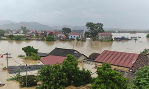 Báo động lũ trên nhiều sông dâng cao, khuyến cáo nguyên tắc đảm bảo an toàn