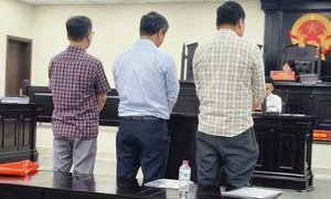 Cựu hiệu trưởng hầu tòa vì 'ăn chặn' tiền A80 của hơn 900 sinh viên