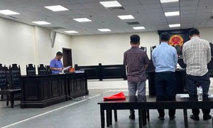 Tuyên phạt 3 năm tù cựu hiệu trưởng 'ăn chặn' tiền A80 của sinh viên