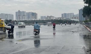Sau mưa lớn, các 'điểm đen' ngập úng Hà Nội ra sao?