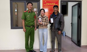 Bất ngờ nhận được 200 triệu đồng, người phụ nữ liền báo công an để trả lại