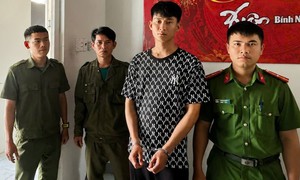 Mâu thuẫn trên Facebook, nam thanh niên mang kiếm chém người thương tích 52%