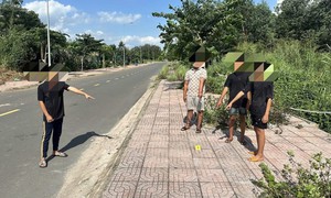 Rủ bạn đi chơi, dặn 'mang theo điện thoại' để cướp