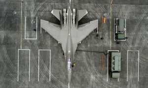Tiêm kích J-16 Trung Quốc so tài Rafale Pháp tranh đoạt ngôi vị 'bá chủ bầu trời'