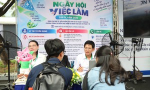 ‘Bác sĩ trẻ không nhất thiết bắt đầu sự nghiệp ở bệnh viện lớn’