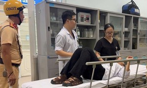 CSGT Hải Phòng 'mở đường' đưa cụ ông 84 tuổi nguy kịch đến viện cấp cứu