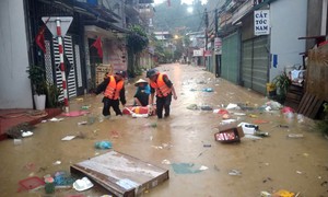 Áp thấp nhiệt đới đi vào đất liền Quảng Trị, thiệt hại do mưa lũ gia tăng