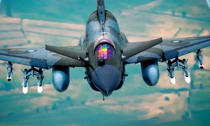 Chiến đấu cơ J-10C Trung Quốc khiến F-16 Mỹ bị 'lỗi thời'
