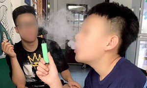 Học sinh hút thuốc lá điện tử có thể đối mặt những chế tài xử phạt nào?