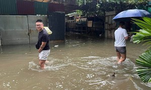 Mưa lớn tiếp tục dồn dập đêm nay và ngày mai, cảnh báo rủi ro thiên tai