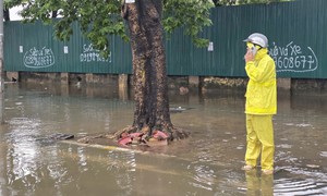 Hà Nội hứng đợt mưa rất lớn thứ 2 trong ngày