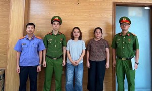 Bắt giam 2 phụ nữ nhận tiền nhiều người để 'bao mua nhà ở xã hội'