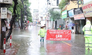 Từ nay đến cuối năm còn 8-10 đợt mưa lớn, miền Bắc tạnh ráo đến cuối tháng 9