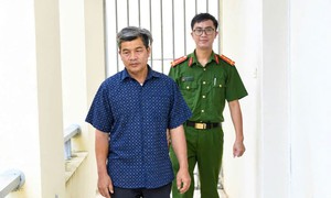 Bắt ông bố livestream 'bênh con gái' làm náo loạn bệnh viện