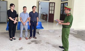 Khởi tố 3 bị can liên quan 18 hóa đơn xăng, dầu
