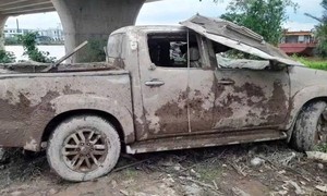Sáng 19/9: Giám đốc công an chỉ đạo điều tra vụ xe bán tải nằm dưới lòng kênh