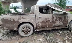Vi sao có xương người trong chiếc xe ô tô chìm dưới kênh nước?