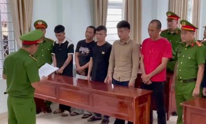 Mâu thuẫn lúc tính tiền cà phê, 6 đối tượng bị bắt