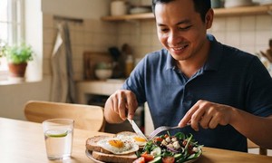 Ăn sáng giàu protein có giúp kiểm soát đường huyết?