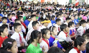 Đêm hội trăng rằm, thắp sáng ước mơ cho thiếu nhi vùng biên Yên Khương
