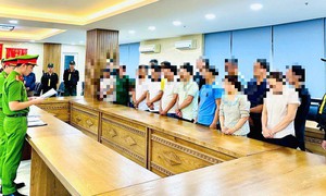 Khởi tố 8 cán bộ trật tự đô thị ‘bảo kê’ xây dựng trái phép
