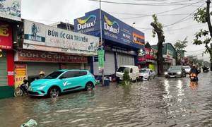 Cảnh báo mưa dông khu vực nội thành Hà Nội chiều 25/9