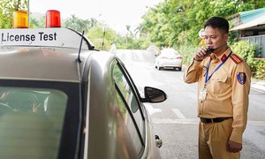 Thi bằng lái ô tô vì sao có người trượt tới 18 lần?