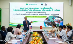 Hơn 30 trẻ mắc lác và rối loạn vận nhãn được khám, điều trị miễn phí