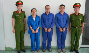 TPHCM: Khởi tố 3 đối tượng in trái phép 21.000 quyển sách