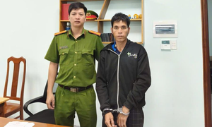 Sáng 28/9: 'Nghịch tử' say xỉn đổ xăng đốt nhà khiến cha tử vong 