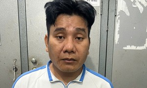 Bị chồng 'bạn gái' hành hung, gã bán rau đâm thương vong 2 người