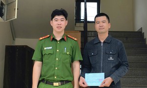 Nhận được 1 tỷ vào tài khoản, người đàn ông lập tức báo công an