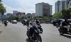 Nguyên nhân nắng nóng bỏng rát giữa mùa thu ở miền Bắc, miền Trung