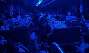 Chở vượt 12 người, lái xe và chủ phương tiện đối mặt mức phạt hơn 92 triệu đồng