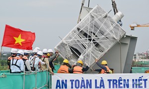 Tăng tốc thi công cầu Trần Hưng Đạo: Hàng trăm công nhân làm việc ngày đêm