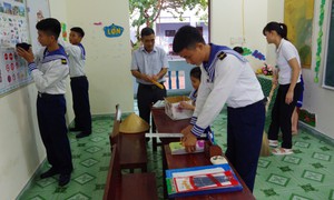 Giữa trùng khơi, Trường Sa rộn ràng trước giờ khai giảng